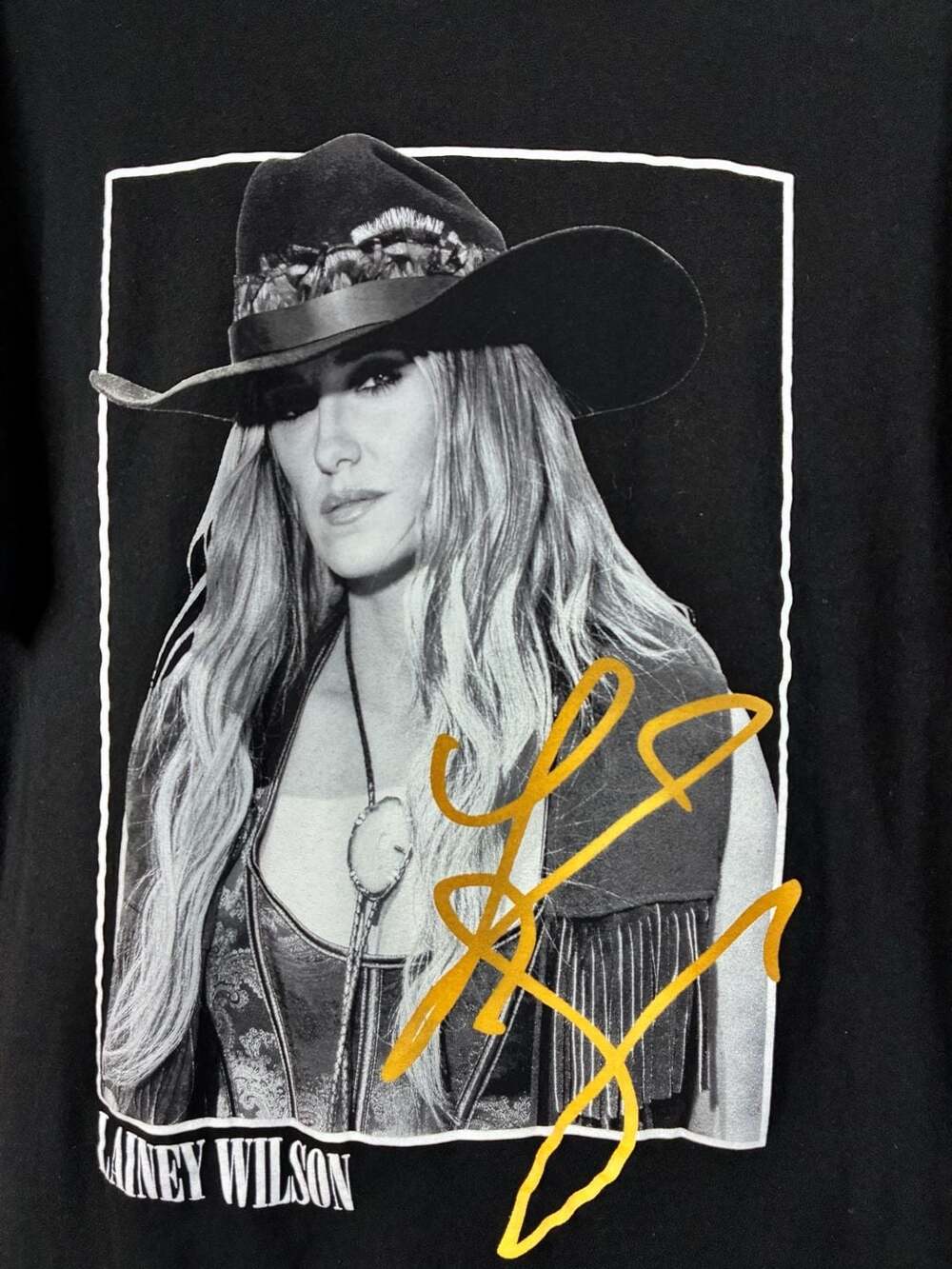 Official Lainey Wilson Signature Graphic T-Shirt Short Sleeve Black